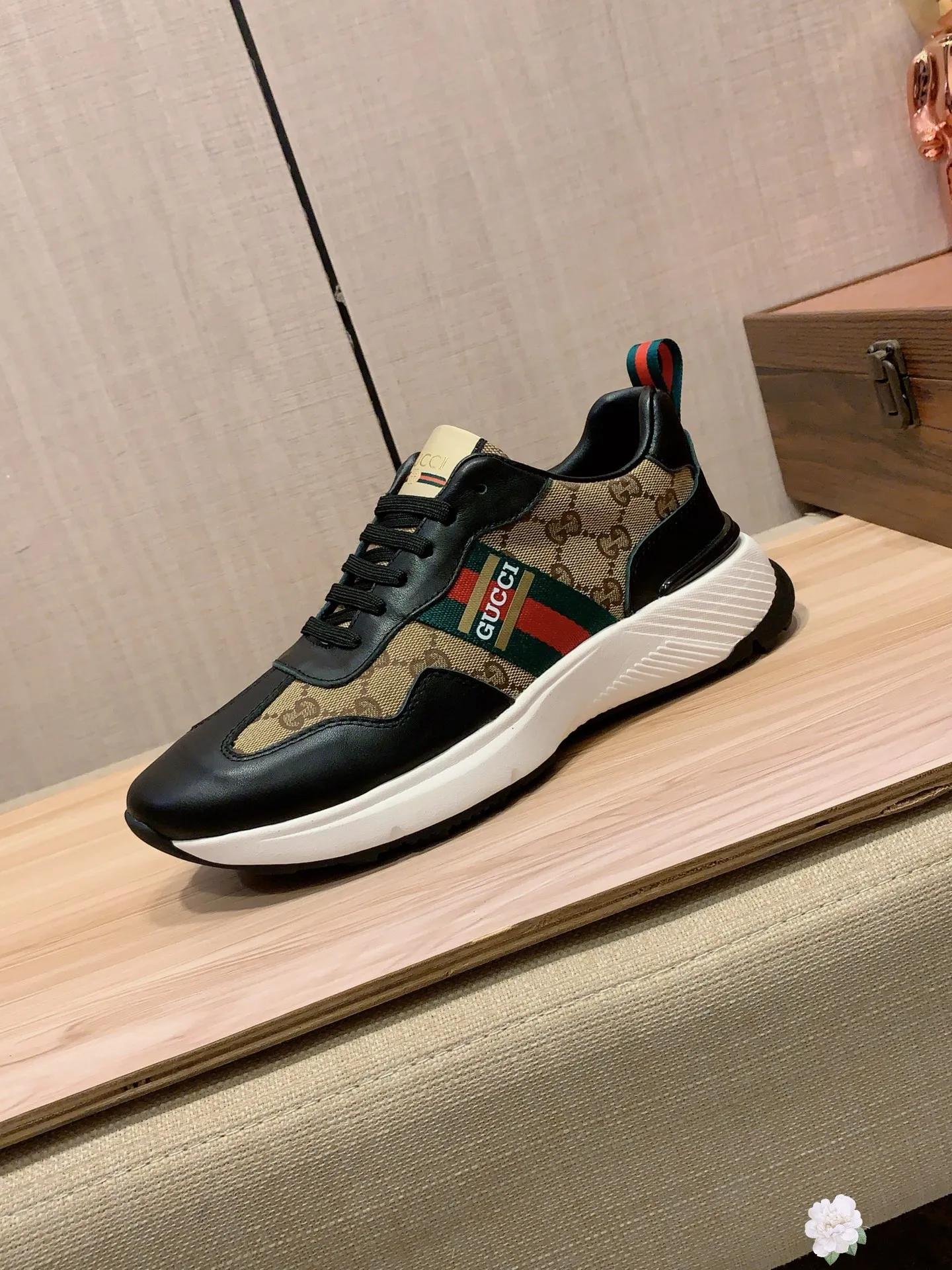 Men's men's shoes💰460💰💰🎩🎩[Lightning][Lightning] "Gucci*" The latest • popular casual shoes, top brand [seduce] luxury ~ purchasing agency, top ~ quality. [Strong] The upper is made of imported breathable cowhide with woven material ➕ breathable sheepskin feet (•) and fine workmanship. The original stylish and stylish soft rubber wear-resistant and non-slip outsole is light and comfortable on the feet. The real thing looks better when photographed. 010: Size: 38-44, 4️⃣ colors selected